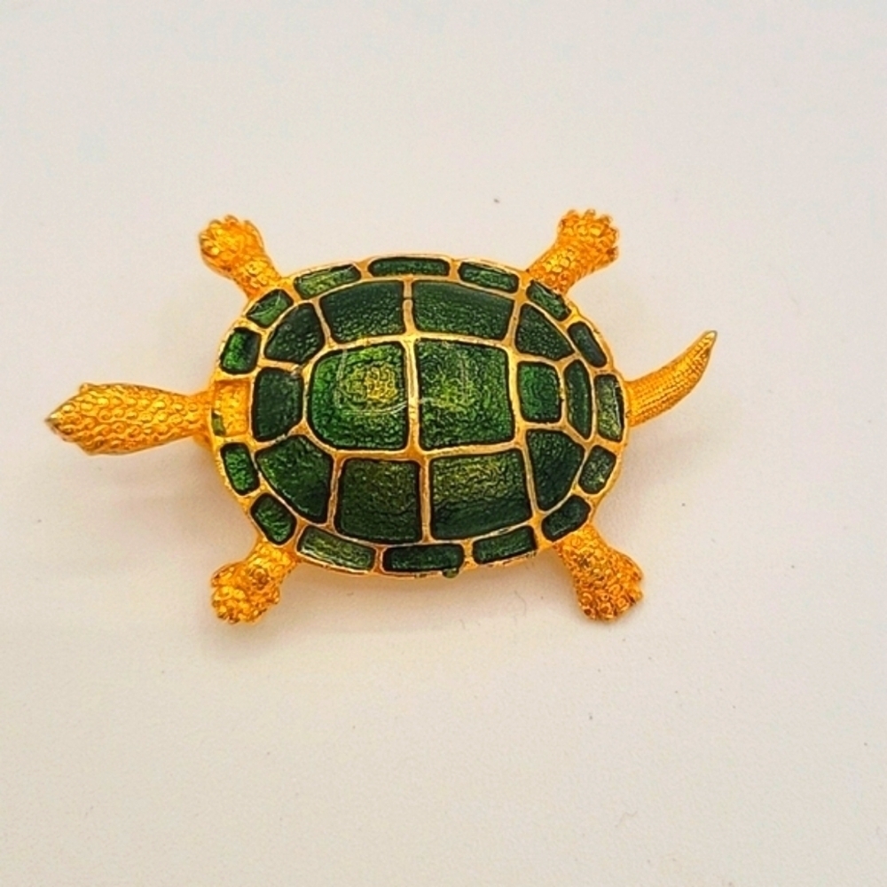 Vintage Turtle Enamel Gold Tone Brooch 🐢